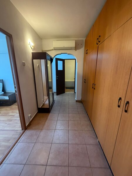 Titan, str. Lunca Bradului, Scoala 195 Hamburg, langa parc IOR