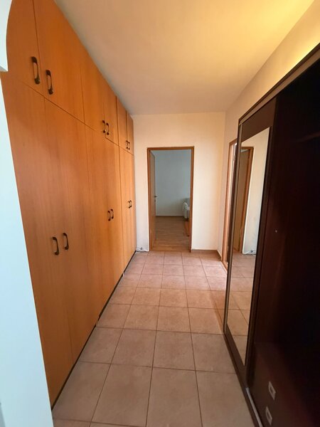 Titan, str. Lunca Bradului, Scoala 195 Hamburg, langa parc IOR